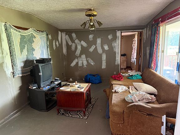 4th image of 567 Hundley Rd