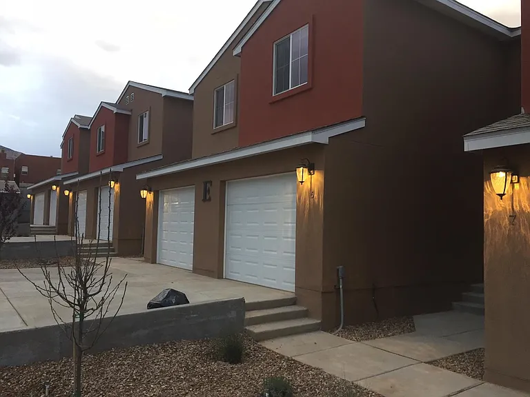 Dusk to dawn LED lighting