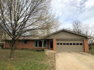 2711 Fairlawn Dr, Columbus, IN 47203