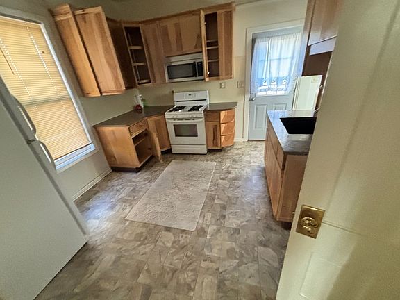 2nd image of 505 E Fremont St