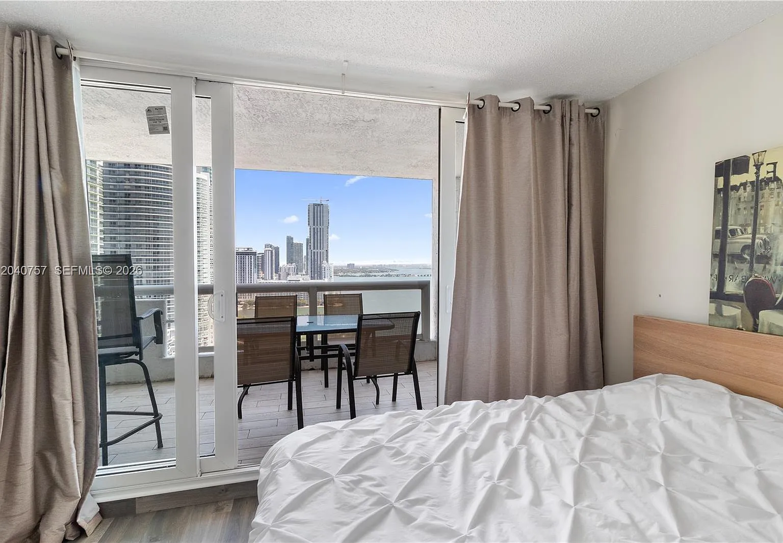 Venetia Condo — Photo 4