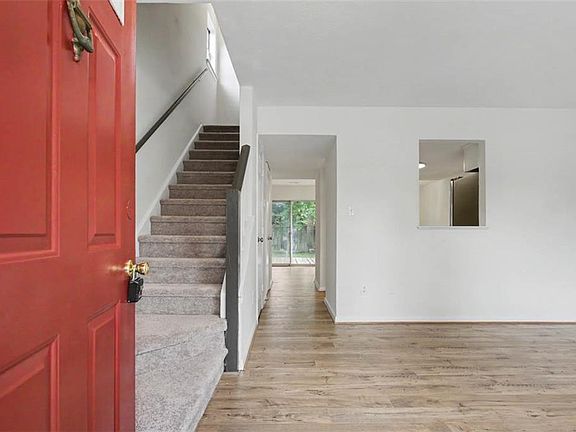 4th image of 28 Bayview Ct