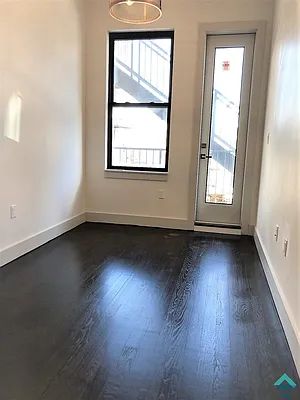 Rented by EXR | media 38