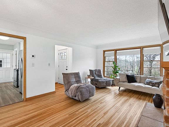 5th image of 14712 Oakwood Rd