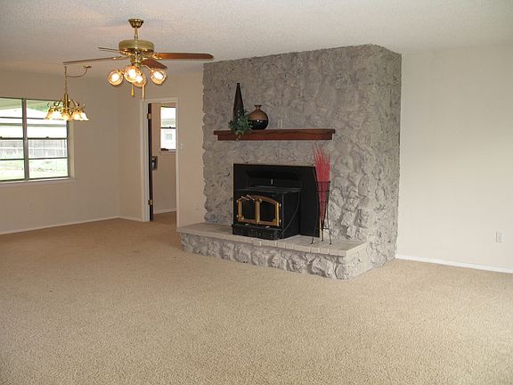 3rd image of 10904 Blythe Ct