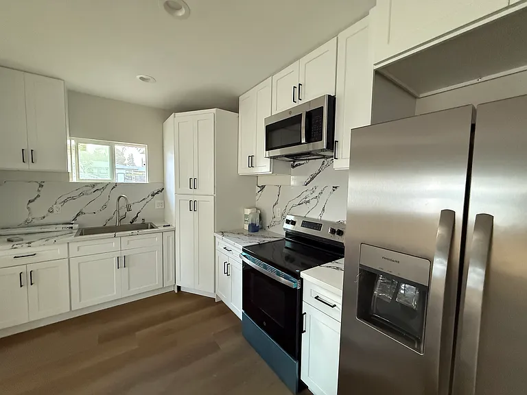 13195 Phillippi Ave — Photo 7