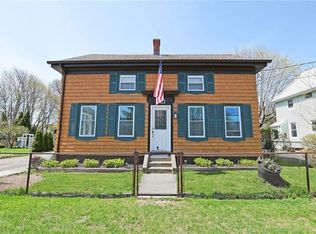 44 Pleasant St, Lincoln, RI 02865