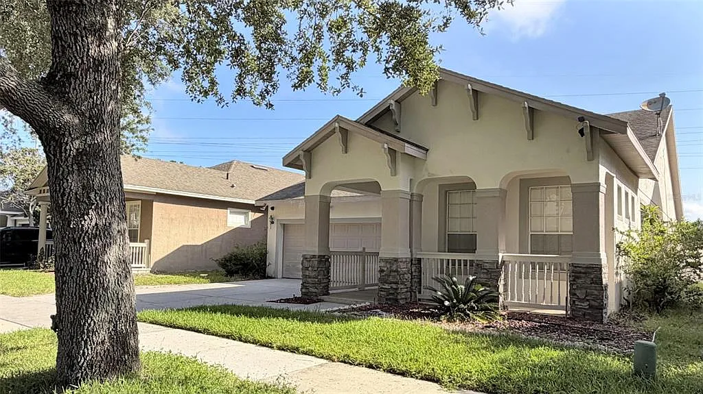 3 bed, 2.0 bath, 2094 sqft, $3,000 — Photo 2