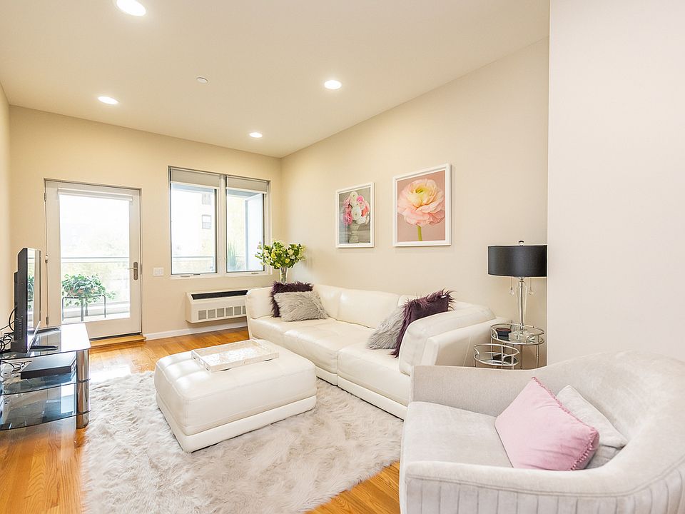 1st image of 37-34 29th St Unit 3D
