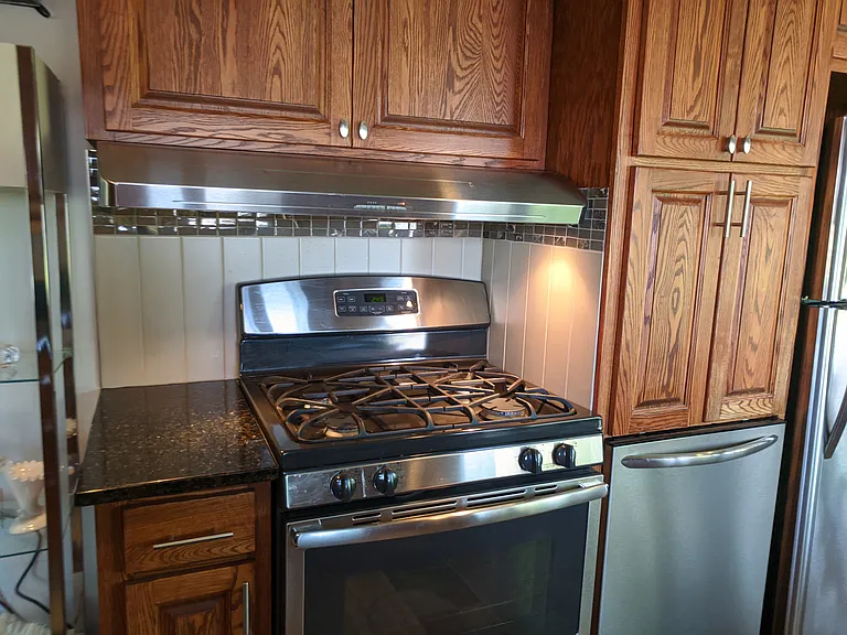 2471 N Lakeview Dr — Photo 5
