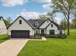 327 Saint Andrews Dr, Mabank, TX