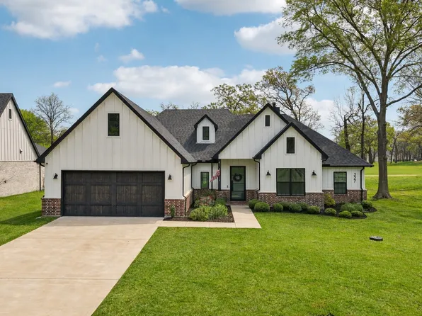 327 Saint Andrews Dr, Mabank, TX 75156