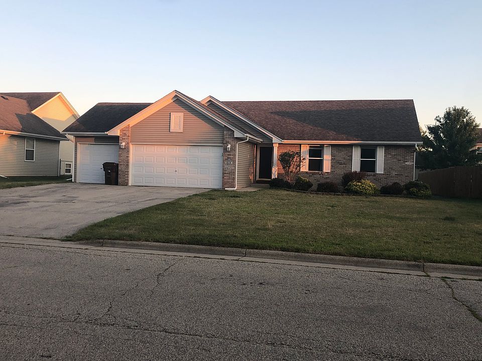 1st image of 818 Winfield Dr