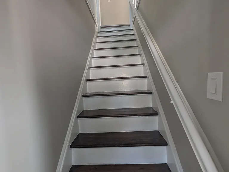 2561 Doris Ave — Photo 10