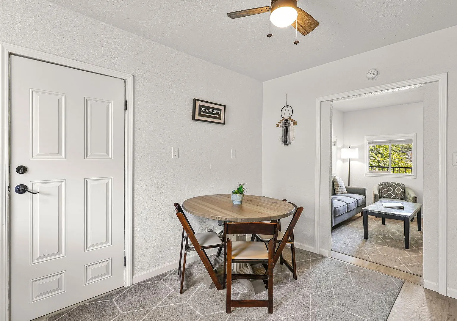 1216 Trinity St — Photo 2