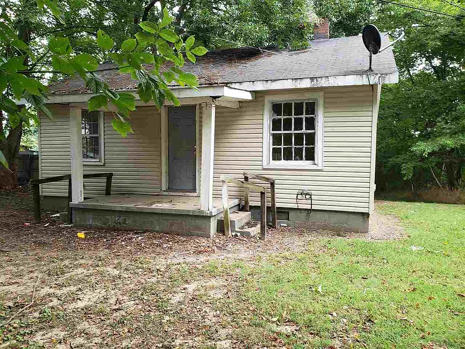1st image of 120 Rosewood St S