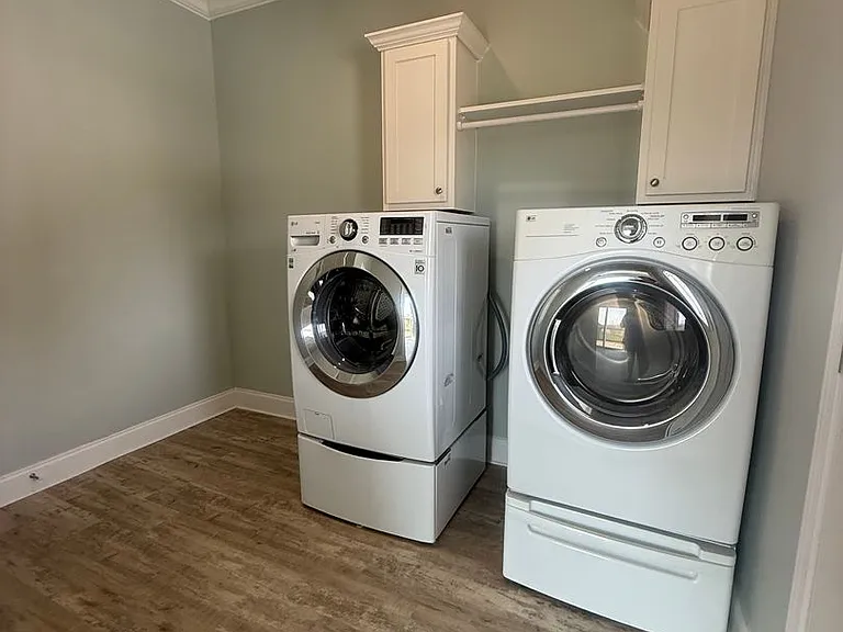 631 Imogene Dr — Photo 18