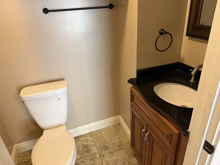 161 Chestnut St #15 — Photo 6