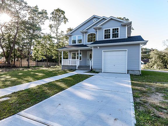 3rd image of 107 Lake Dr