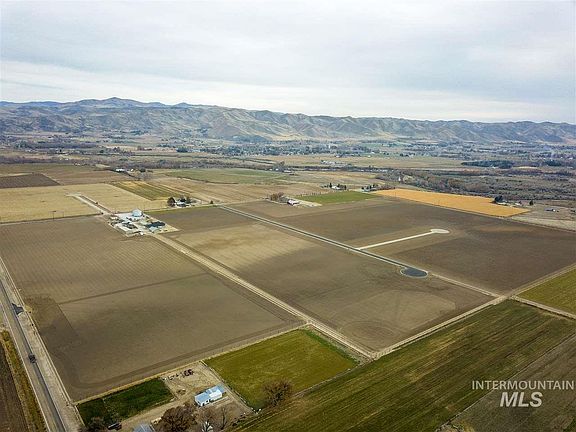 3rd image of Idaho Ave Lot 1