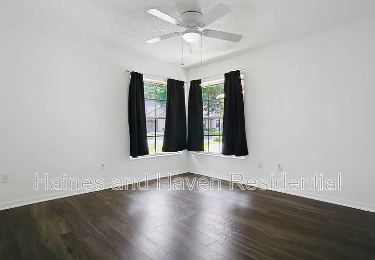2492 Saint Augustine Blvd — Photo 22