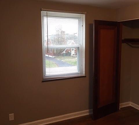 5th image of 3716 Monfort Heights Dr