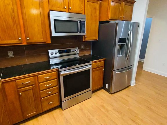 3rd image of 104 Jackie Cir