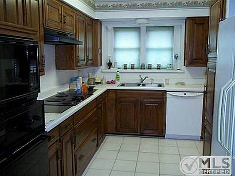 4th image of 425 Cannon Ln