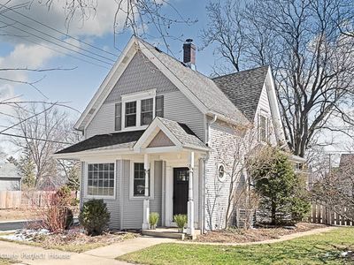 900 S 3rd St, St Charles, IL, 60174