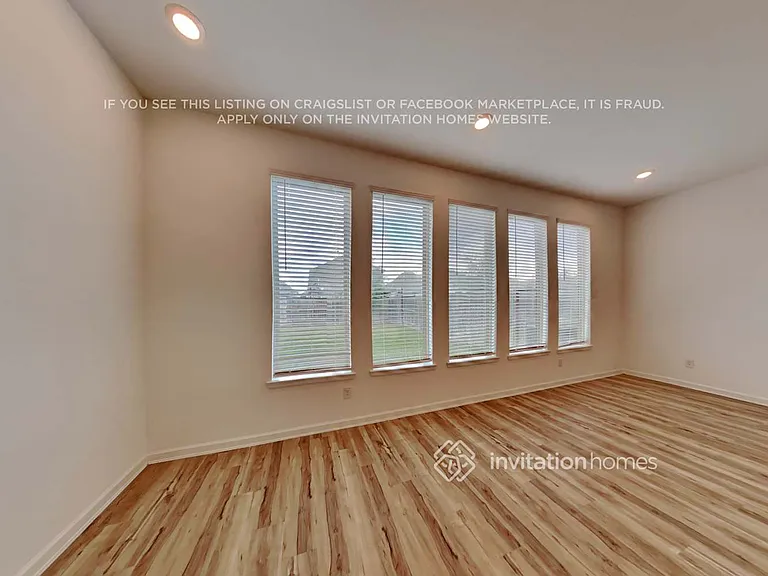 4019 Champlain Way — Photo 4