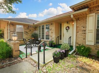 2413 Castle St, Irving, TX 75038