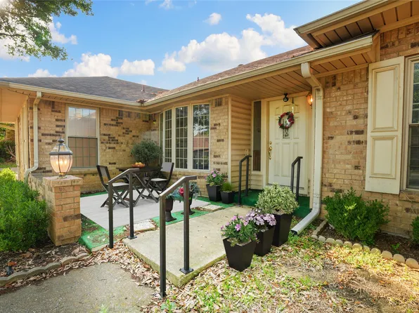 2413 Castle St, Irving, TX 75038