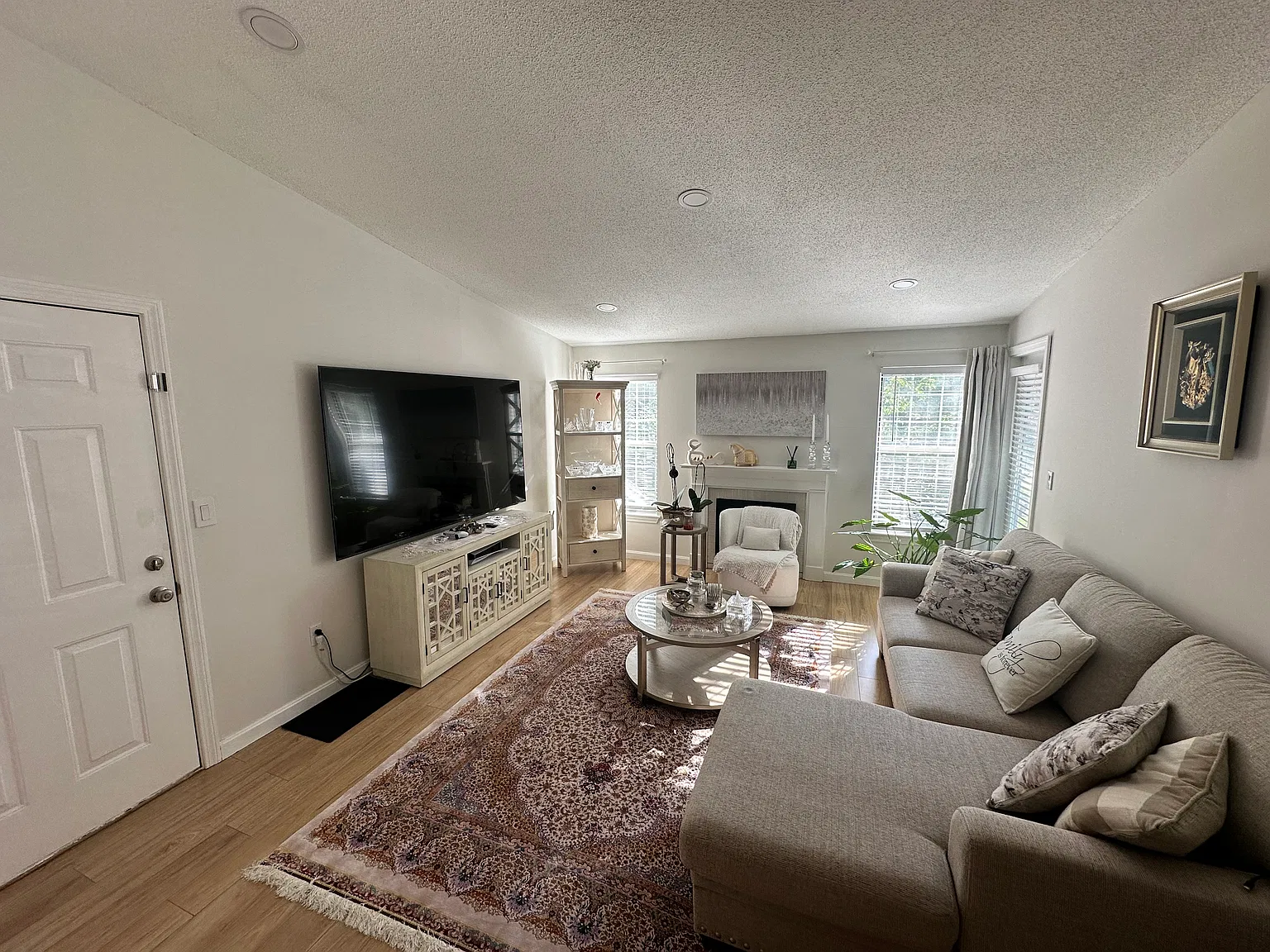 1 bed, 683 sqft, $2,250 — Photo 1