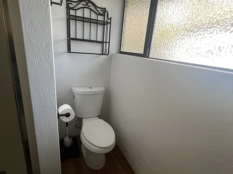 146 Hawthorne Ln — Photo 16