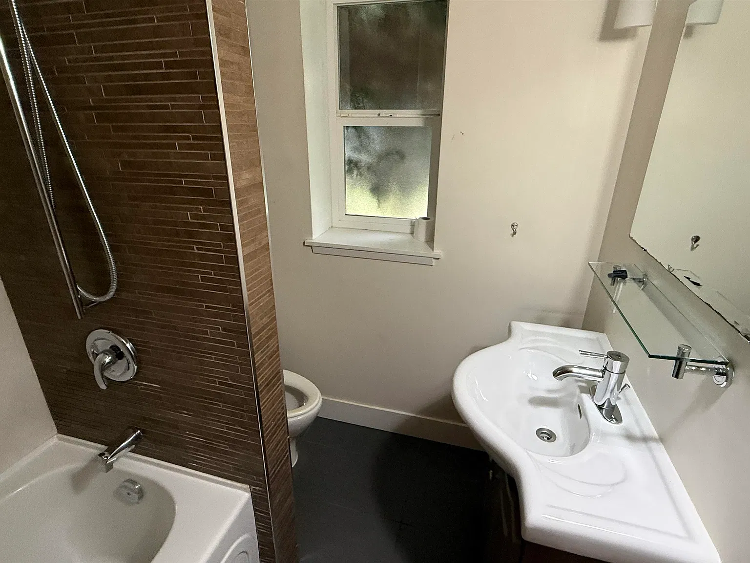 4 bed, 3098 sqft, $6,000 — Photo 2