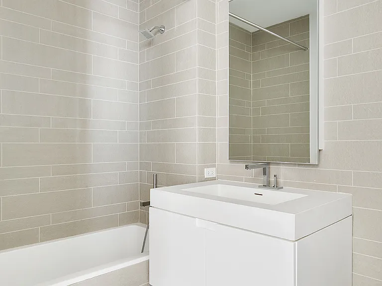 388 Bridge St #42A — Photo 8