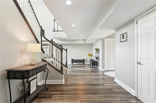 91 Rosedown Dr — Photo 5