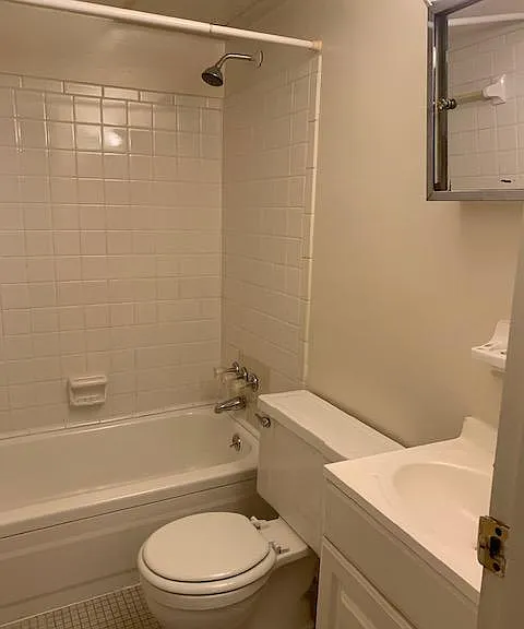 828 Oak St #2 — Photo 6