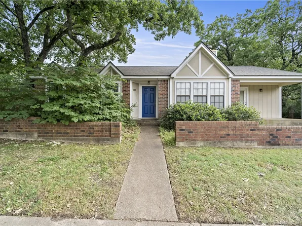 1911 Wilderland Cir, Bryan, TX 77807