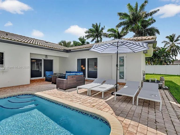 5660 Golfway Dr — Photo 36