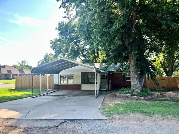 2603 S 19th St, Chickasha, OK 73018