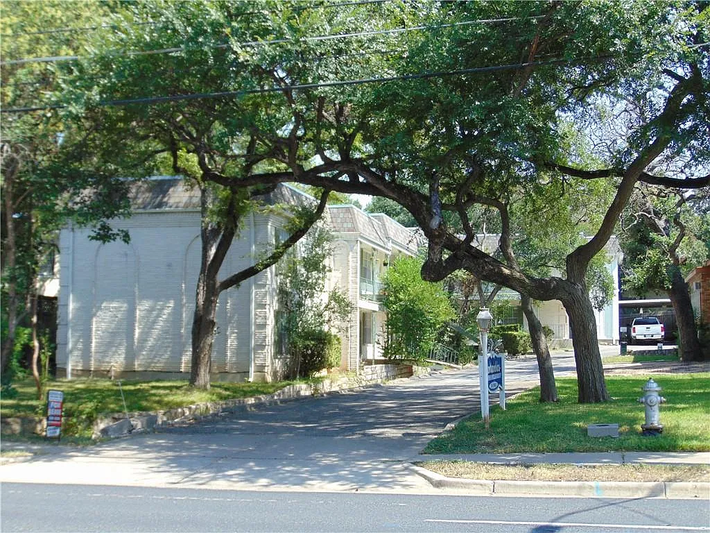 3 bed, 2.5 bath, 1150 sqft, $2,595 — Photo 1