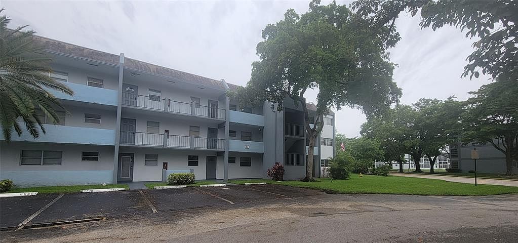 8321 Sands Point Blvd #209