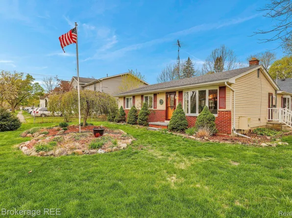 207 N Scougle St, Durand, MI 48429