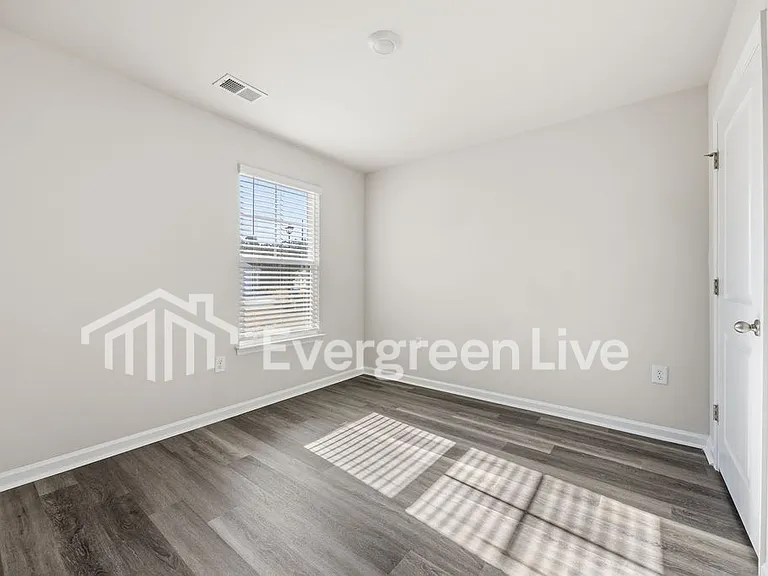 2276 Courtina Way — Photo 9