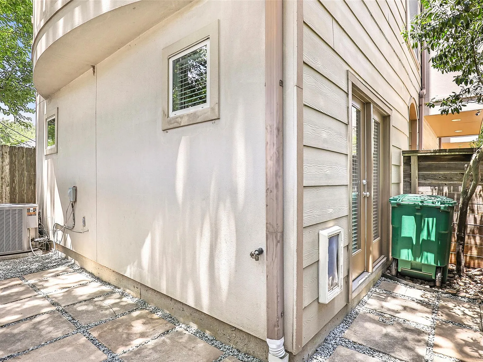 3 bed, 3.5 bath, 2210 sqft, $2,900 — Photo 4