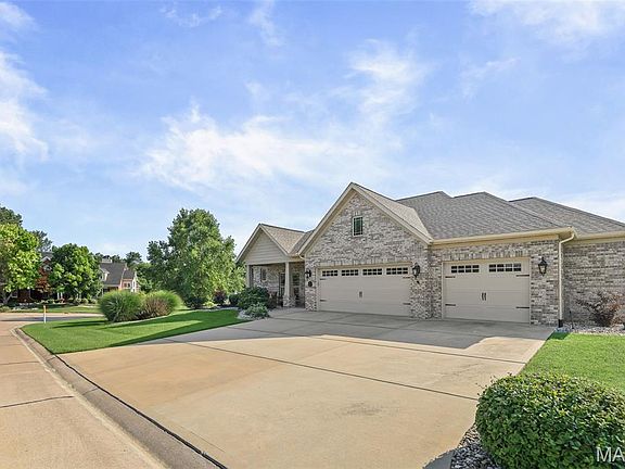 3rd image of 109 Waterfall Ct