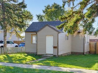 915 23rd Street W, Saskatoon, SK S7L 0S1