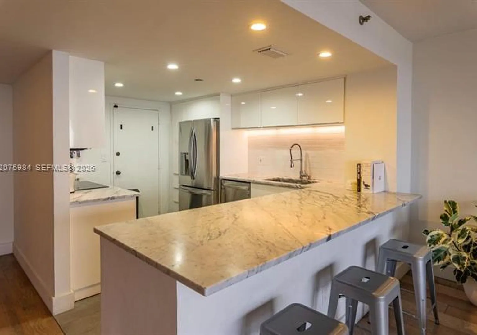 11113 Biscayne Blvd cu-1954, Miami, FL 33181 — Photo 1
