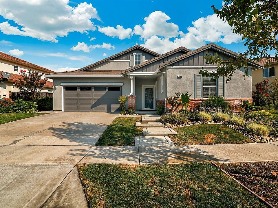 2nd image of 3544 Bridgeway Lakes Dr